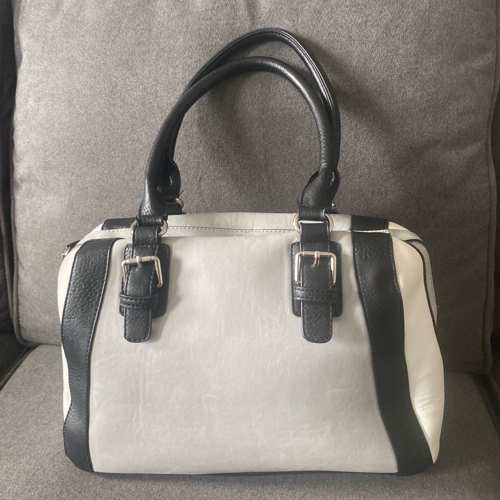 Charming Charlie Vgn Leather Satchel/Doctor‘s Bag